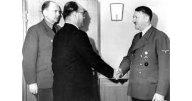 नेताजी सुभाषचंद्र बोस आणि हिटलरची पहिली भेट